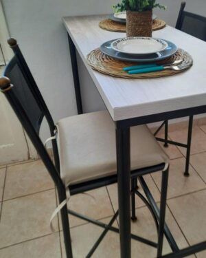 Banquetas altas y desayunadores 10